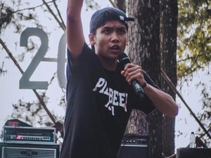 Buntut Panjang Komedi Bintang Emon