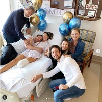 Daniella Alvarez yang memenangkan ajang Miss Colombia 2011 dan mewakili negaranya di kontes Miss Universe 2012 berbagi foto yang memperlihatkan dirinya berbaring di atas tempat tidur dengan kondisi kaki sebelah kirinya sudah diamputasi. Foto: Instagram @danielaalvareztv