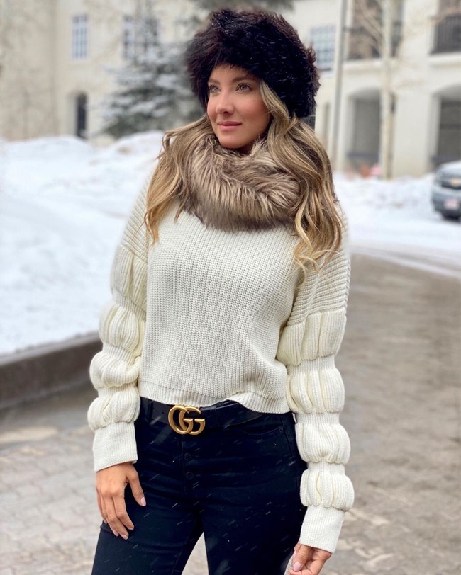 Meski kaki kirinya kini telah diamputasi, Daniella tetap memiliki semangat. Daniella memasang kaki prostetik yang memungkinkan ia melakukan hobinya menari hingga bersepeda. Foto: dok. Instagram