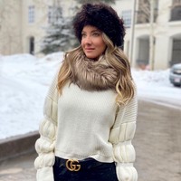 Meski kaki kirinya kini telah diamputasi, Daniella tetap memiliki semangat. Daniella memasang kaki prostetik yang memungkinkan ia melakukan hobinya menari hingga bersepeda. Foto: dok. Instagram