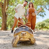 Kasey dan Daniel sama-sama bekerja penuh waktu, sehingga keduanya biasanya hanya akan memikirkan ide kostum untuk foto-fotonya saat mereka memiliki waktu luang. Biasanya mereka bisa menyimpan 3 sampai 4 ide di kepalanya sebelum akhirnya menentukan waktu yang tepat untuk merealisasikan idenya tersebut.  Foto: Instagram @etheltheglamourtort