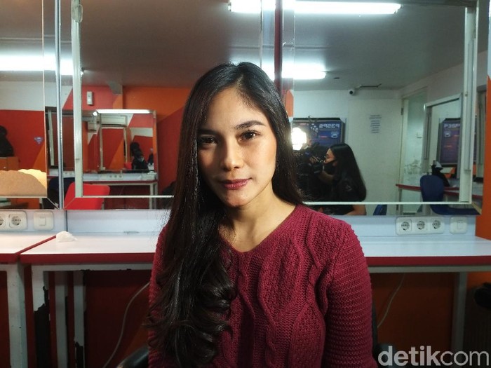 Garneta Haruni mengaku berat menjadi orang tua tunggal.