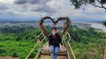 Foto: Puncak Gunung Lonceng Samarinda yang Instagamable