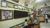 Kedai Ragusa Es Italia yang ada di Jl Veteran 1 Gambir, Jakpus itu dikelola oleh generasi kelima.