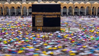 Abdullah Alshathri dari Arab Saudi menjadi juara ketiga kategori Mobile Photography dengan karya berjudul Spirituality of Colors. Foto: Abdullah Alshathri/Hamdan bin Mohammed bin Rashid Al Maktoum International Photography Award