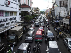 Pemkot Bandung Kembali Terapkan Sistem Buka Tutup di 10 Ruas Jalan