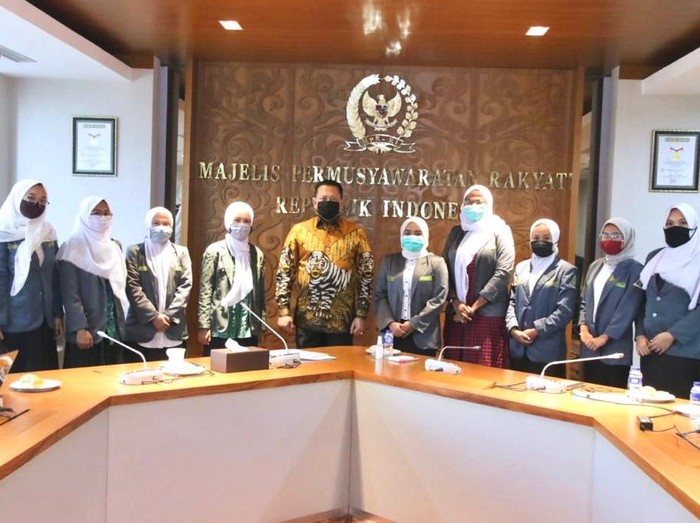Ketua MPR Bambang Soesatyp