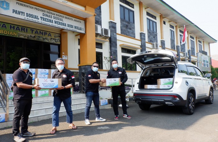 Komunitas Wuling Almaz Indonesia gelar donasi.