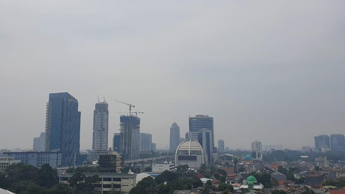 Biru Jadi Abu di Langit Ibu Kota Disebut Bukan Gegara Polusi Udara