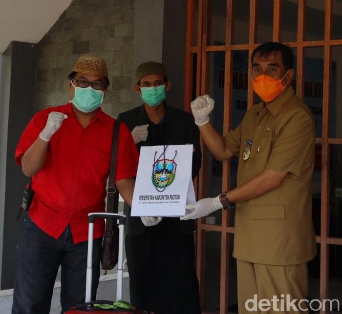 Mohammad Nurul Huda, Kepala Kantor Kemenag Pacitan dinyatakan sembuh dari COVID-19.