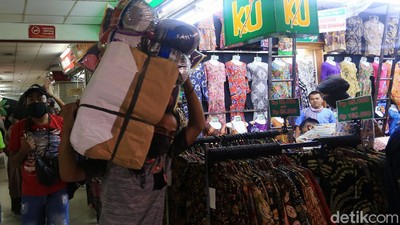 Beroperasi Kembali, Begini Suasana Pasar Blok A Tanah Abang