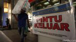 Potret Pasar Tanah Abang Terapkan Ganjil-Genap