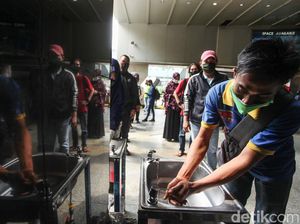 RI Melangkah ke Era Endemi Sembari Pegang Kunci Hidup Bersama Corona