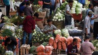 Anggota Tim Komunikasi Publik Gugus Tugas Percepatan Penanganan COVID-19 Reisa Broto Asmoro mengatakan pasar tradisional rentan menjadi tempat penularan COVID-19 salah satunya akibat sarana pencegahan yang dinilai belum memadai.
