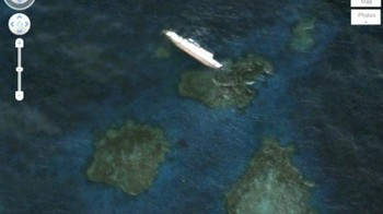 Bangkai kapal S.S Jassim yang tenggelam di Wingate Reef dan sisanya terekam oleh Google Earth. Foto: Google Earth