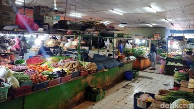 Penampakan Ganjil-Genap di Kios Pasar
