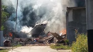 Potret saat Pesawat Tempur Hawk 200 Jatuh dan Terbakar