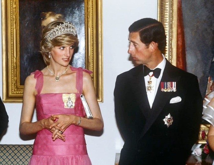 Putri Diana dan Pangeran Charles Putri Diana dan Pangeran Charles