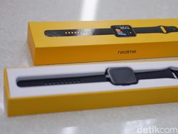 Unboxing Realme Watch, Sang Penantang Apple Watch Harga Terjangkau