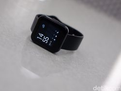 Unboxing Realme Watch, Sang Penantang Apple Watch Harga Terjangkau