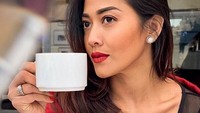 Hingga saat ini, Tiara pun tampaknya masih betah sendiri. Dok. Instagram/tiaralestar