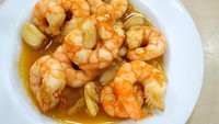 Menu udang saus tiram jadi favorit di warung dan restoran seafood. Bahannya sederhana dan gampang dibuat. Cara membuatnya bisa dilihat di resep ini.Foto: iStock