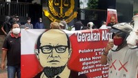 Mereka meminta agar keadilan ditegakan seadil-adilnya, para pelaku penyiraman Novel Baswedan sudah diproses sesuai hukum yang berlaku, maka Novel Baswedan juga harus diproses secara hukum dan juga diadili karena kejahatan yang dilakukannya sesuai dengan hukum yang berlaku di Negara ini. Foto: dok. GAI