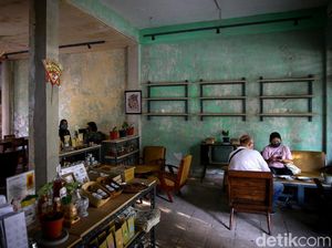 Nongkrong dengan Teman, Tetap Jaga Jarak dan Selalu Pakai Masker