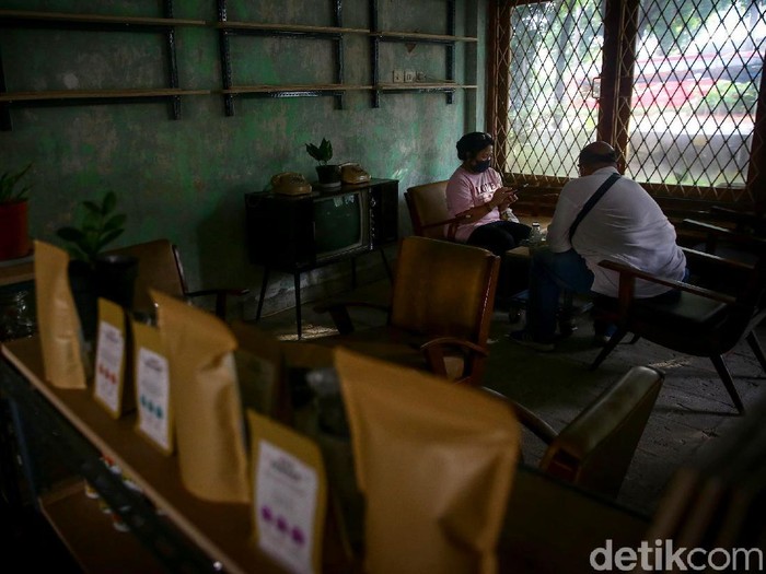 Ruang publik M Bloc Space telah kembali dibuka untuk umum. Salah satu tempat nongkrong milenial ini sebelumnya ditutup imbas pandemi COVID-19.