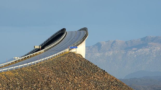 Atlantic ocean road atau Atlanterhavsvegen