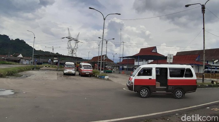 Belum kantongi SIKM, 24 bus AKAP Sumedang tujuan DKI tak bisa beroperasi