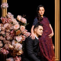 Ini merupakan penantian panjang bagi Asmirandah dan Jonas setelah menikah pada Desember 2013.  Foto: Instagram/@asmirandah, @riomotret