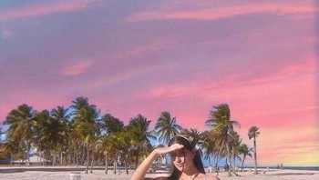 Mungkin pengeditannya buru-buru sehingga lupa memoles langsit di pohon. Foto: Bored Panda