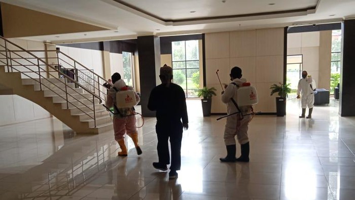 Gedung DPRD Tasikmalaya disemprot cairan disinfektan
