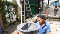 Tempat wisata, termasuk Air terjun Grojogan Sewu wajib menerapkan protokol kesehatan untuk mencegah virus Corona, seperti tempat cuci tangan, penggunaan masker, pengukur suhu dan social distancing. (kartika bagus/detikFOTO)