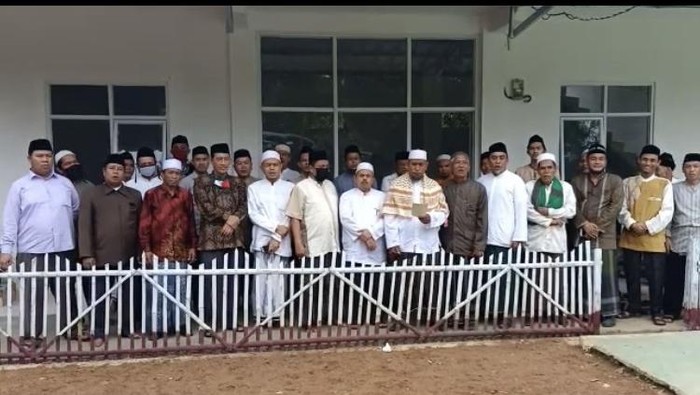 Heboh video ulama di Kota Serang tolak rapid test terhadap santri dan kiai