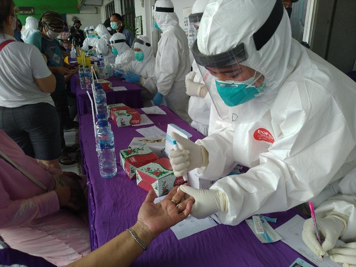 ilustrasi rapid test, ilustrasi virus corona, ilustrasi tes corona, tes masif di Pasar Cileungsi, pedagang pasar cileungsi