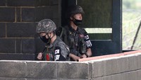 Kantor berita Korsel, Yonhap melaporkan, pernyataan itu muncul beberapa menit usai ledakan terdengar dan asap tampak naik dari zona industri bersama yang tertutup lama di Kaesong, di mana kantor penghubung didirikan dua tahun lalu.