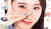 Foto Chaeyeon tampak girly dengan nuansa pink dan ungu. (Foto: Off the Record/Swing Entertainment)