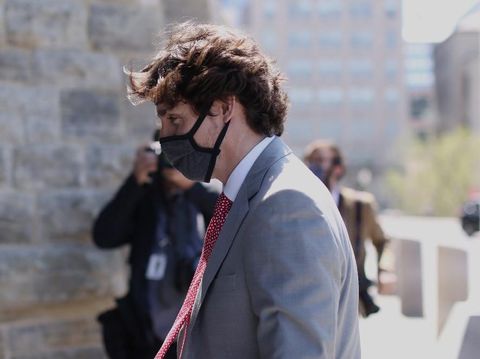 Perdana Menteri Kanada Justin Trudeau arrives tiba di Parliament Hill untuk menghadiri Komite Khusus penanganan COVID-19 di Ottawa, Kanada.
