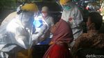 Ketika Petugas PPSU Jalani Tes Swab COVID-19