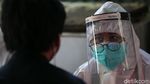 Ketika Petugas PPSU Jalani Tes Swab COVID-19