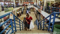 Peraturan ganjil-genap di sejumlah pasar wilayah Jakarta sudah diterapkan sejak Senin kemarin.