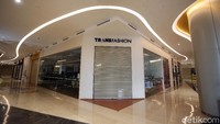 Namun ada juga beberapa titik yang masih gelap seperti bioskop, tempat main anak, gym, hingga salon & spa karena belum dibolehkan buka pada 18 Juni mendatang.