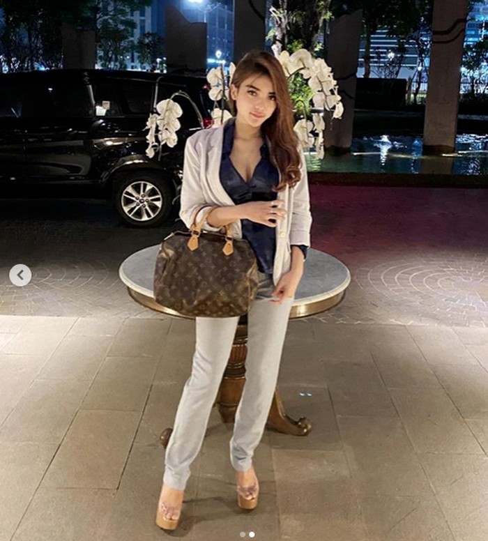 Nabilla Aprillya Nabilla Aprillya