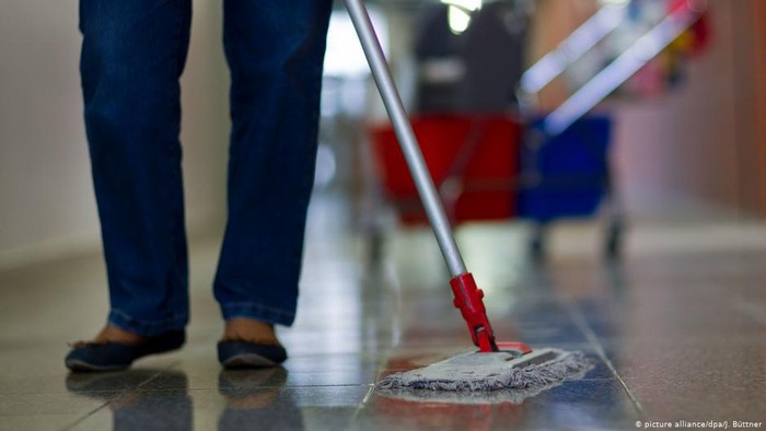Pentingnya Perlindungan Hukum Bagi Perempuan Pekerja Rumah Tangga (PRT) Indonesia
