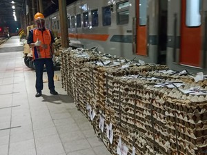 Rail Express KAI Jadi Solusi Pengiriman Pangan hingga Motor Antardaerah