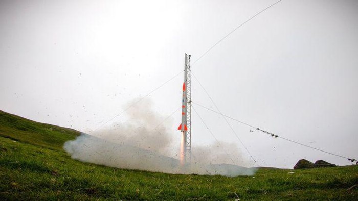 Roket satu ini memang tidak semegah dan secanggih Falcon 9 milik SpaceX. Akan tetapi, roket kepunyaan Skyrora, startup yang berbasis di Edinburgh, Skotlandia, baru saja sukses menguji roketnya.