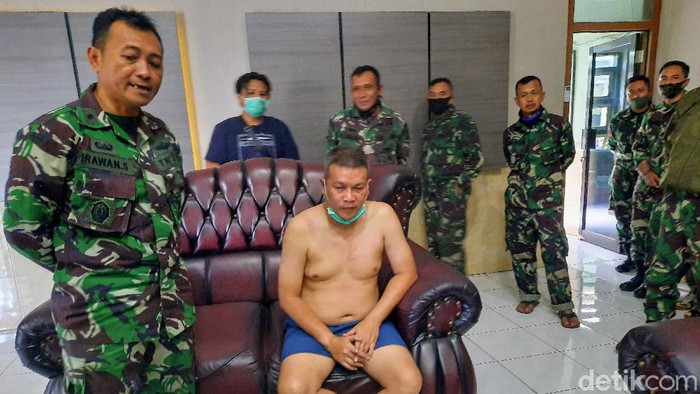 tentara gadungan diamankan di bondowoso