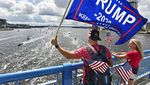 Parade Perahu Meriahkan Peringatan Ulang Tahun Trump